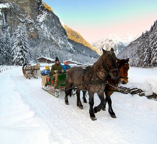 Hostel Bad Gastein Familie pferdeschlittenromantik &copy; Gasteinertal Tourismus