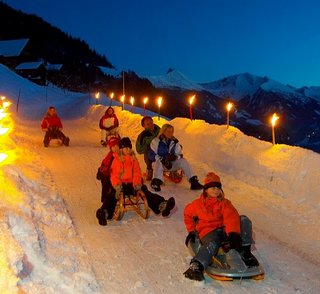 Hostel Bad Gastein night sledding © Gasteinertal Tourismus