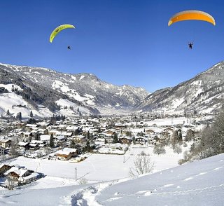 Hostel Bad Gastein Fotoalbum ski paragliding © Gasteinertal Tourismus