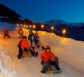 Hostel Bad Gastein night sledging © Gasteinertal Tourismus